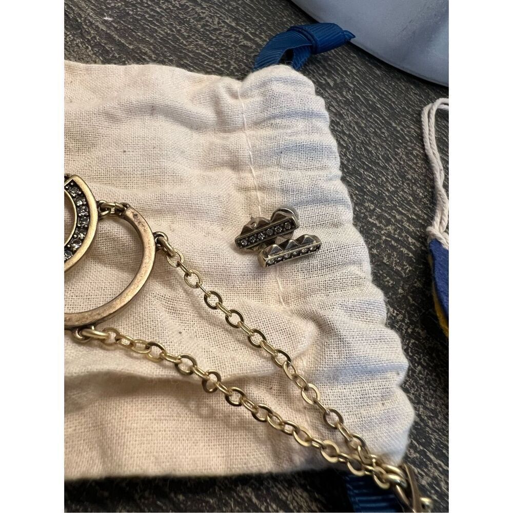 CHLOE + ISABEL BRACELET & EARRINGS SET - Picture 4 of 8